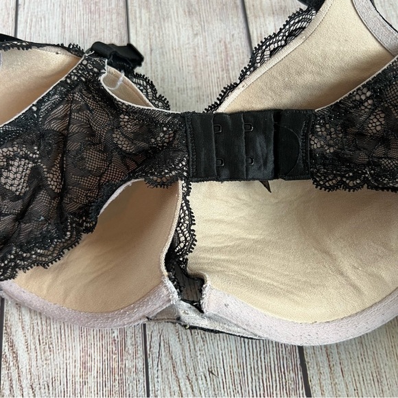 Victoria’s Secret Black Lace Bra 34D - Picture 3 of 4